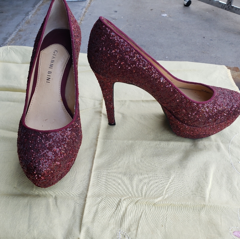 Shoes - Picture 2 of 2